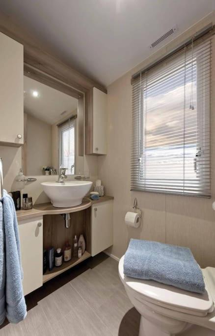 Lagooncombe Modern And Cosy Holiday Home Haverigg Eksteriør billede